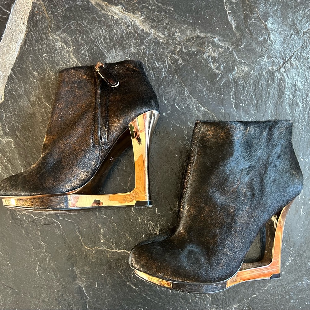 BCBGMAXAZRIA Ma-Ripley Wedge Ankle Bootie